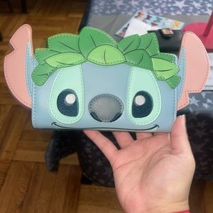 EUC LOUNGFLY STITCH WALLET